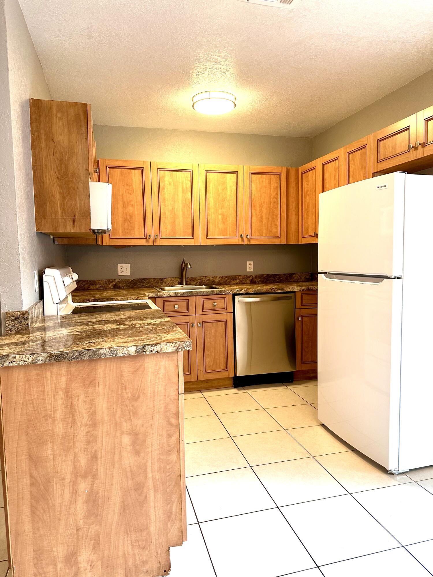 111 SE 7th Avenue Unit: B