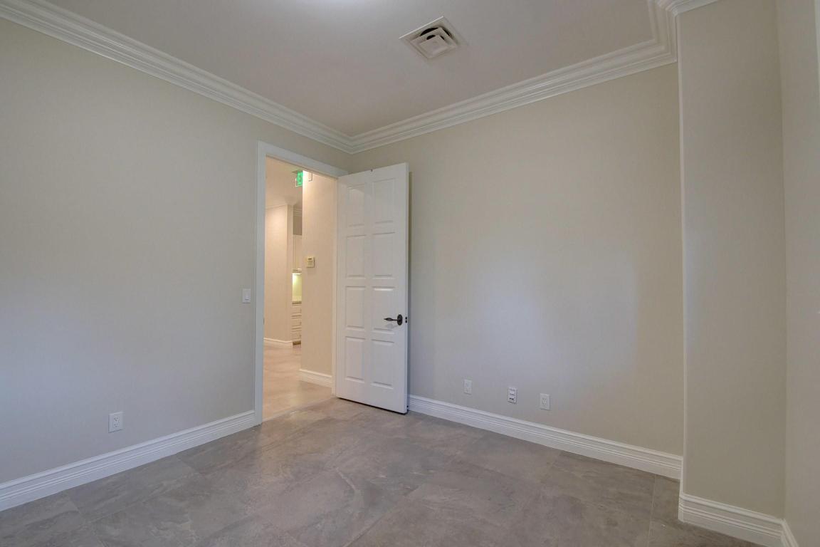 205 NE 5th Ter Terrace