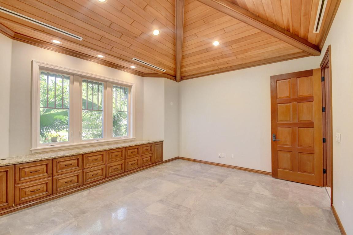 205 NE 5th Ter Terrace