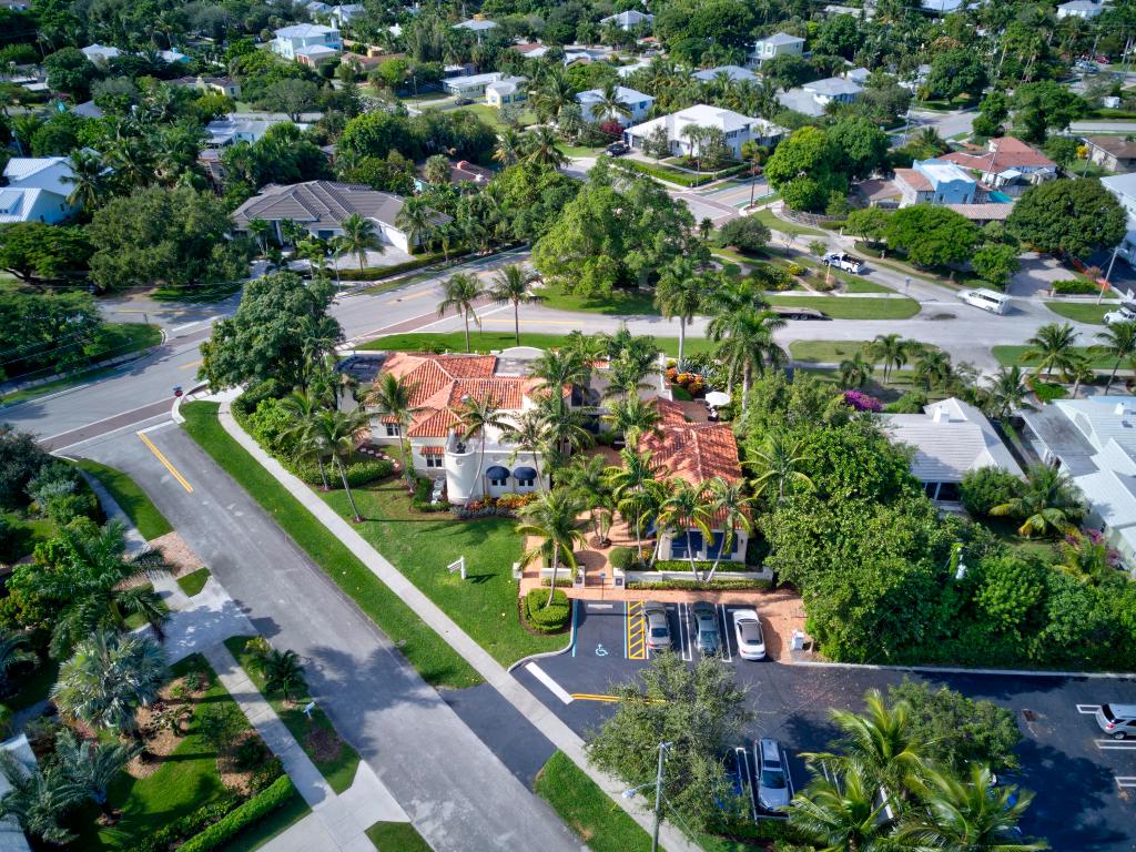 205 NE 5th Ter Terrace