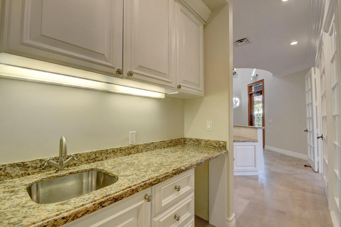 205 NE 5th Ter Terrace