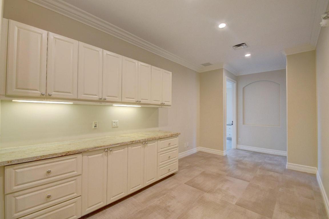 205 NE 5th Ter Terrace