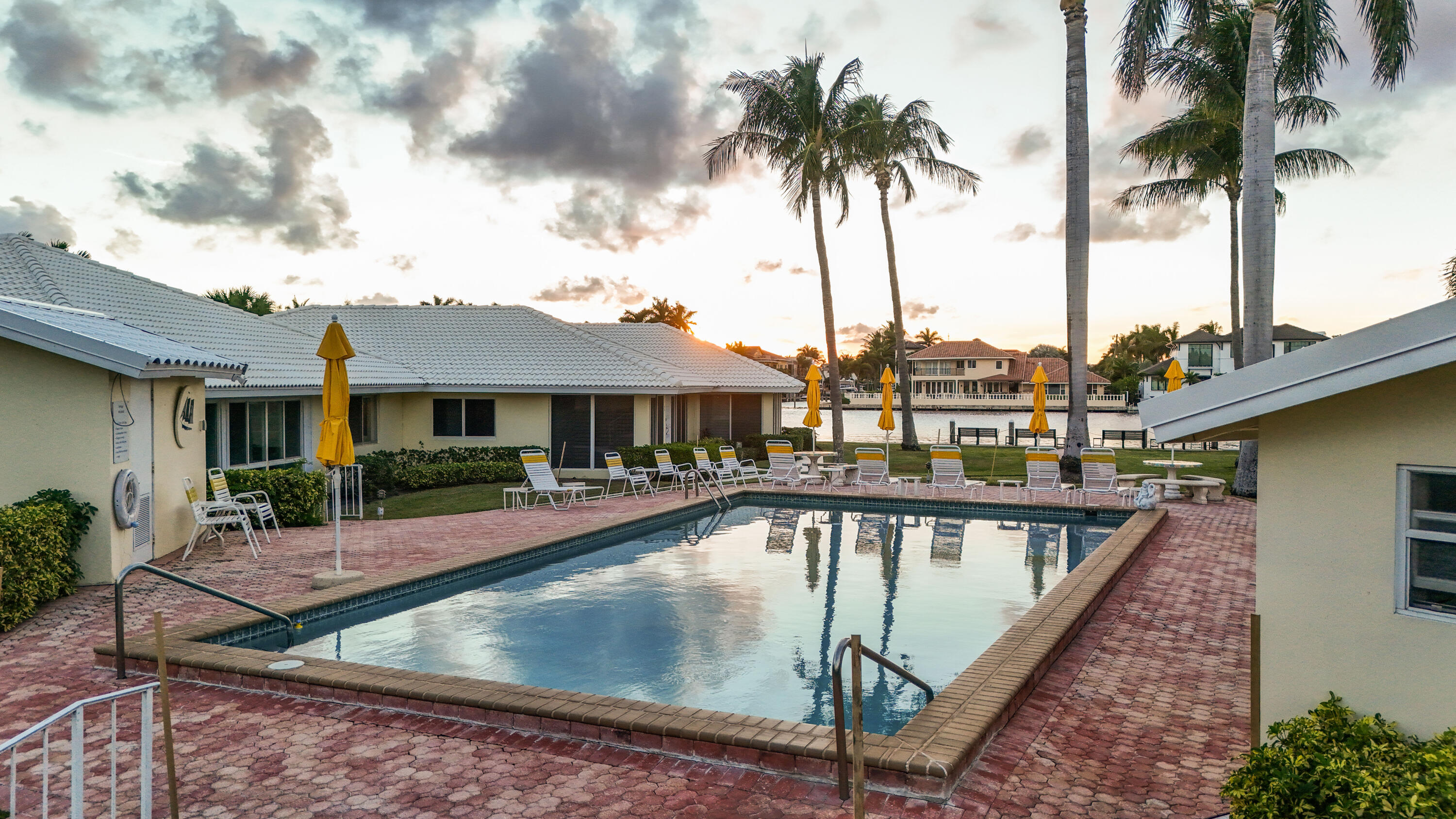 1920 S Ocean Boulevard 14