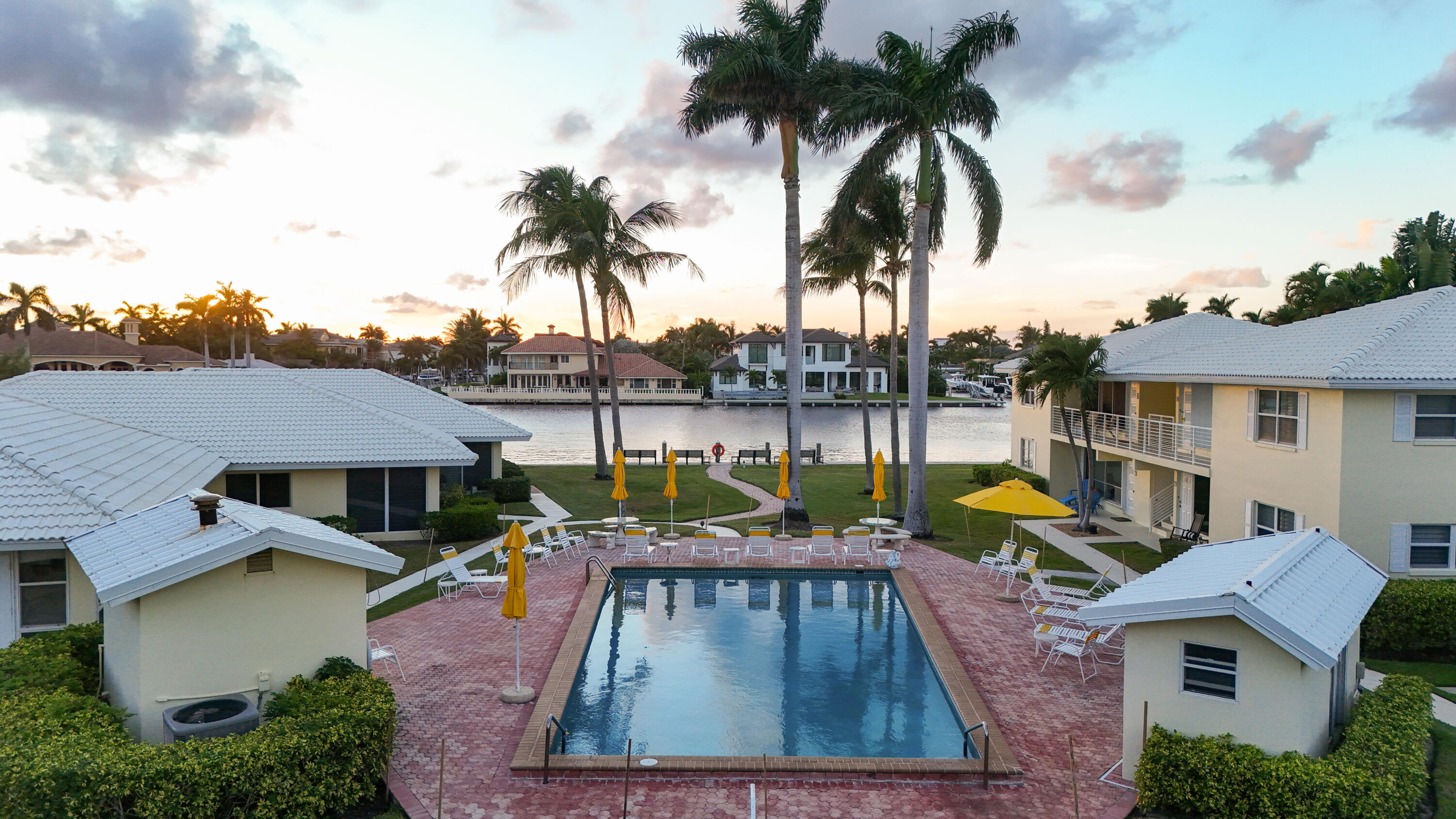 1920 S Ocean Boulevard 14