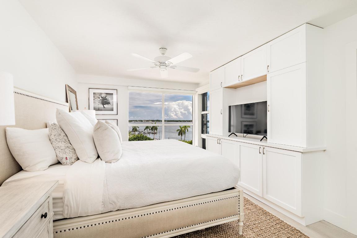 3901 S Flagler Drive 704