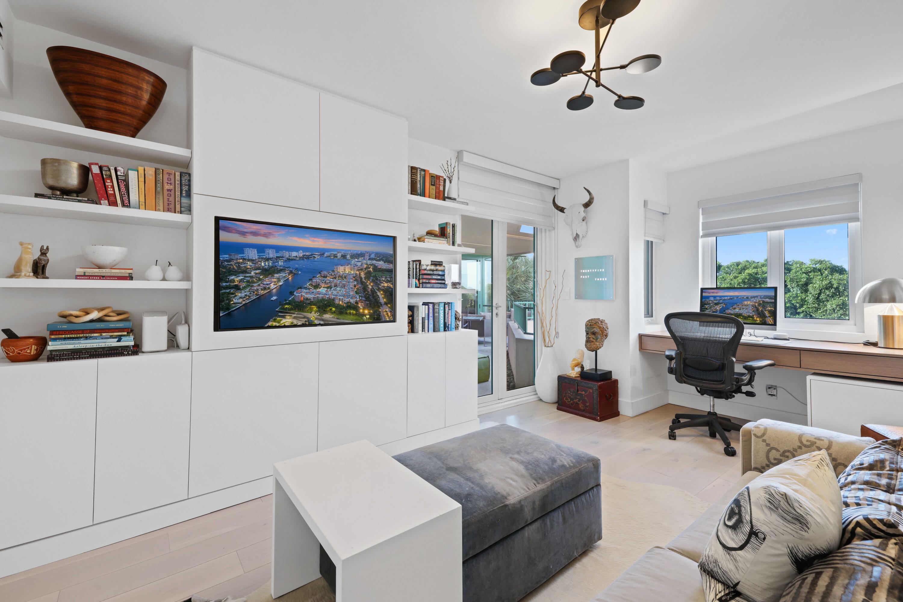 100 SE 5th Avenue 402