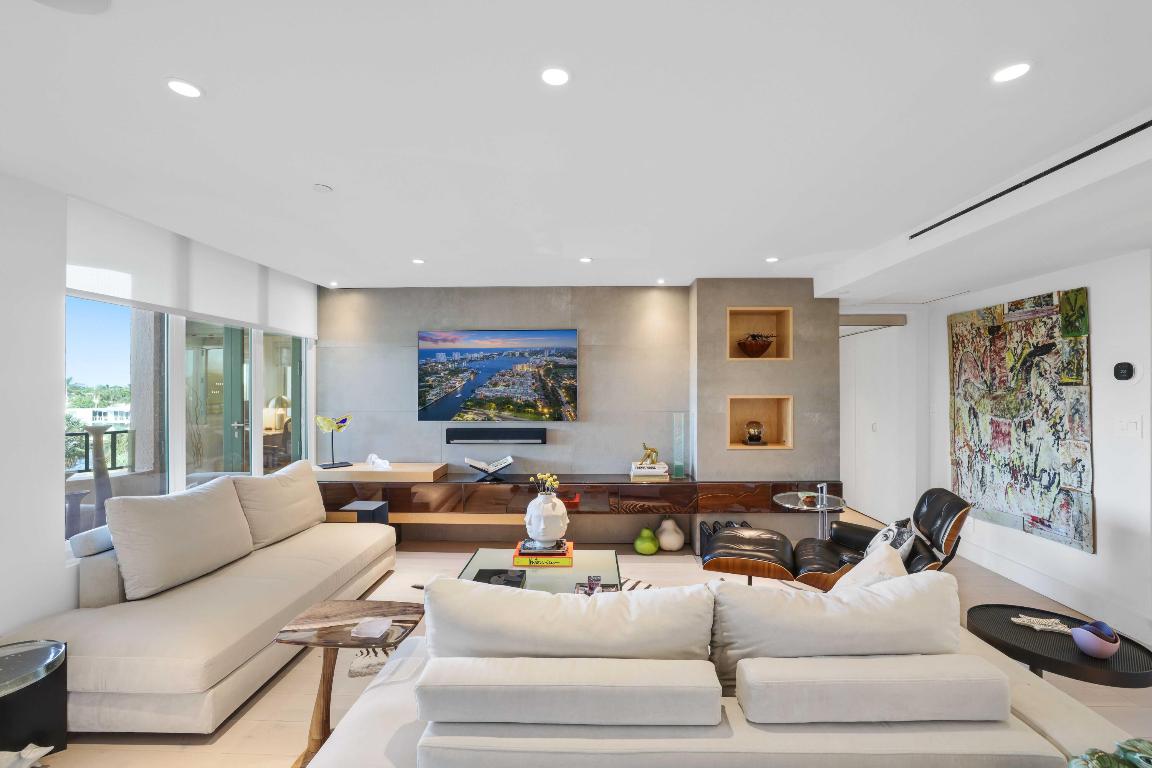 100 SE 5th Avenue 402