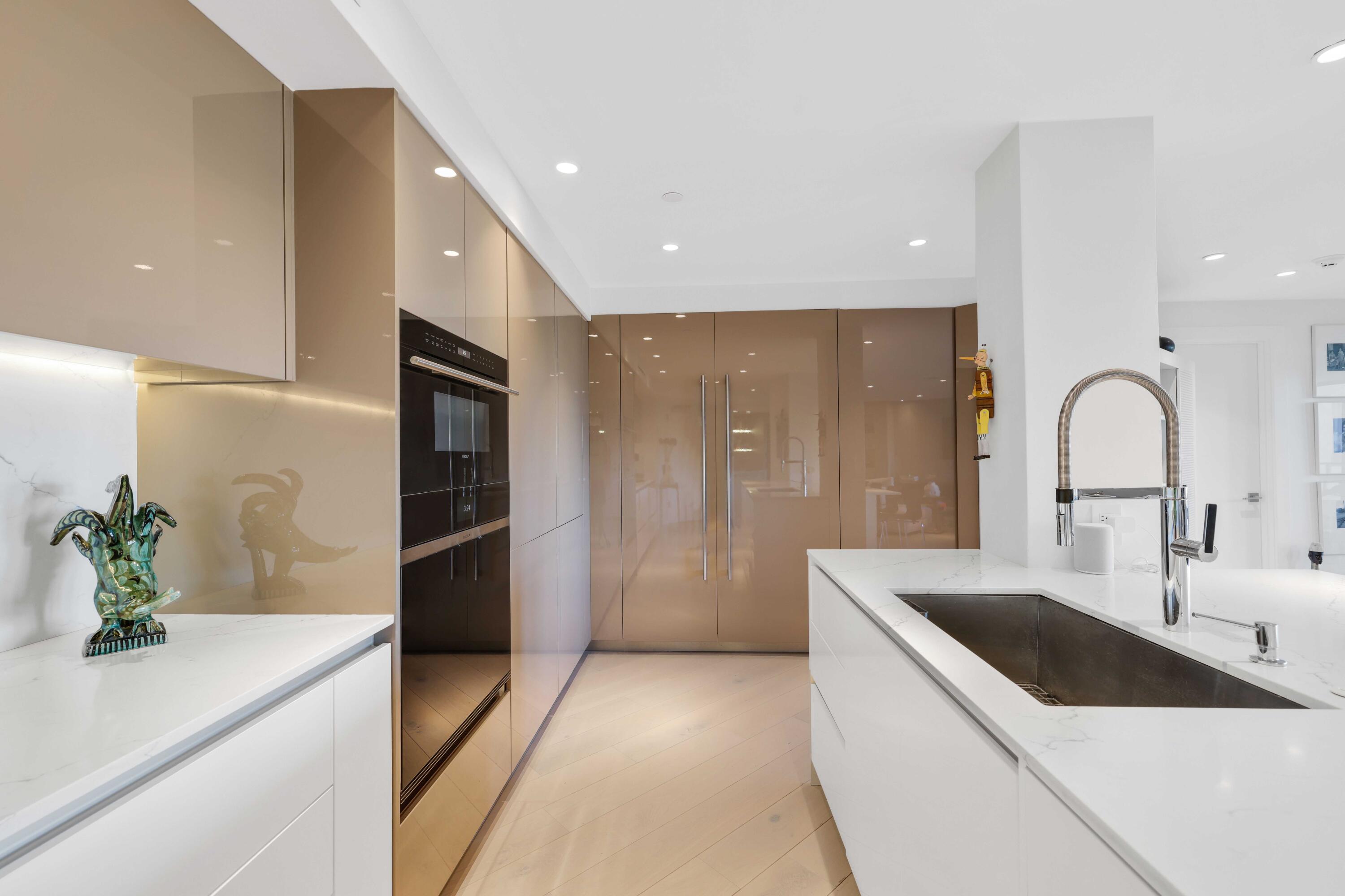 100 SE 5th Avenue 402