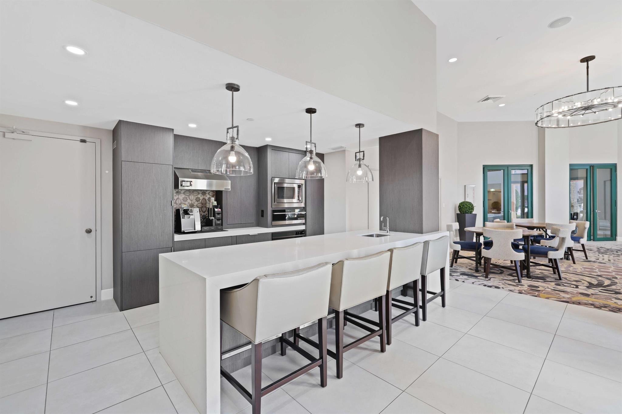 100 SE 5th Avenue 402