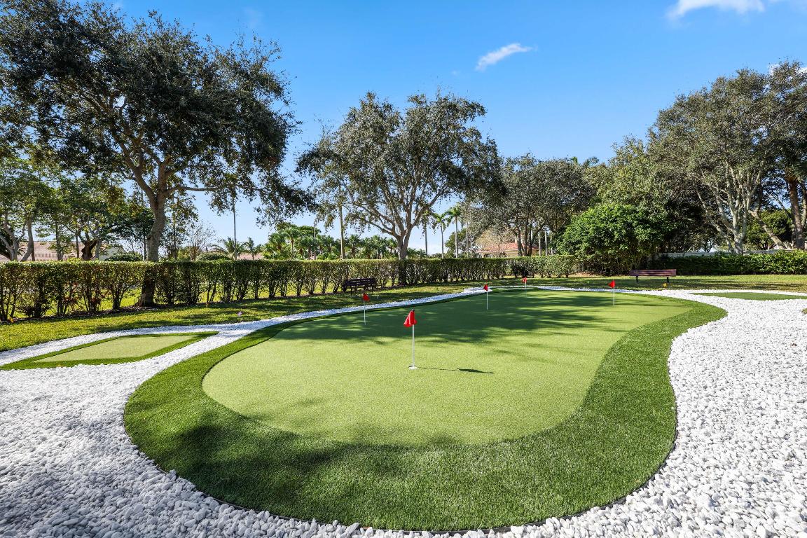 6164 Floral Lakes Drive