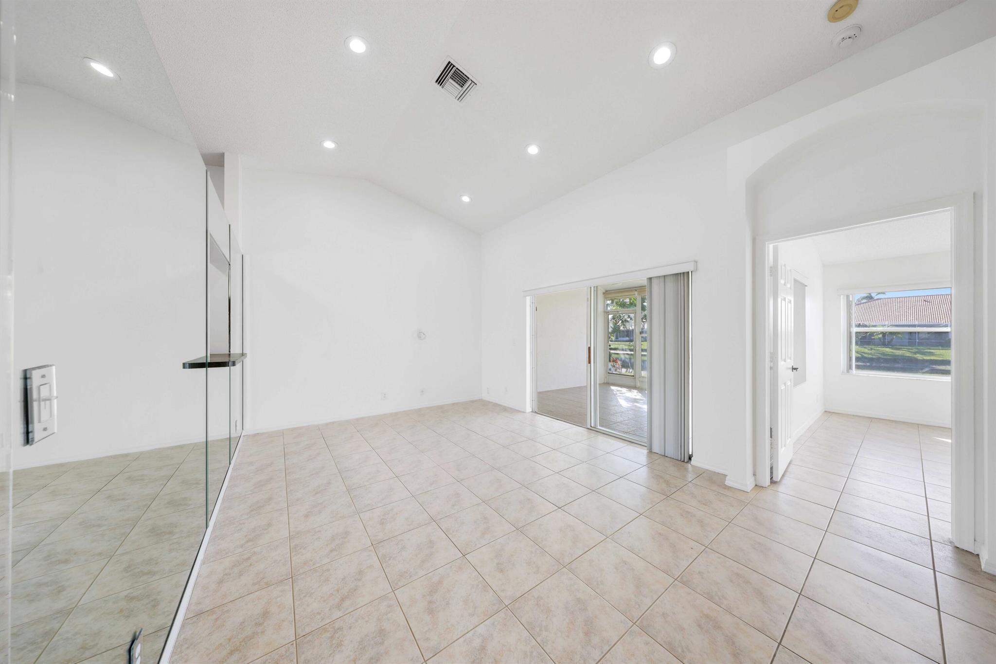 6164 Floral Lakes Drive