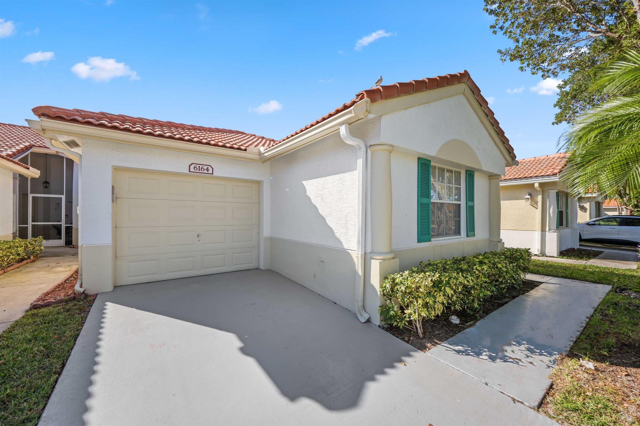 6164 Floral Lakes Drive