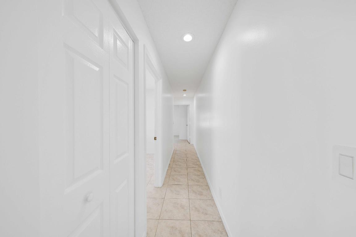 6164 Floral Lakes Drive