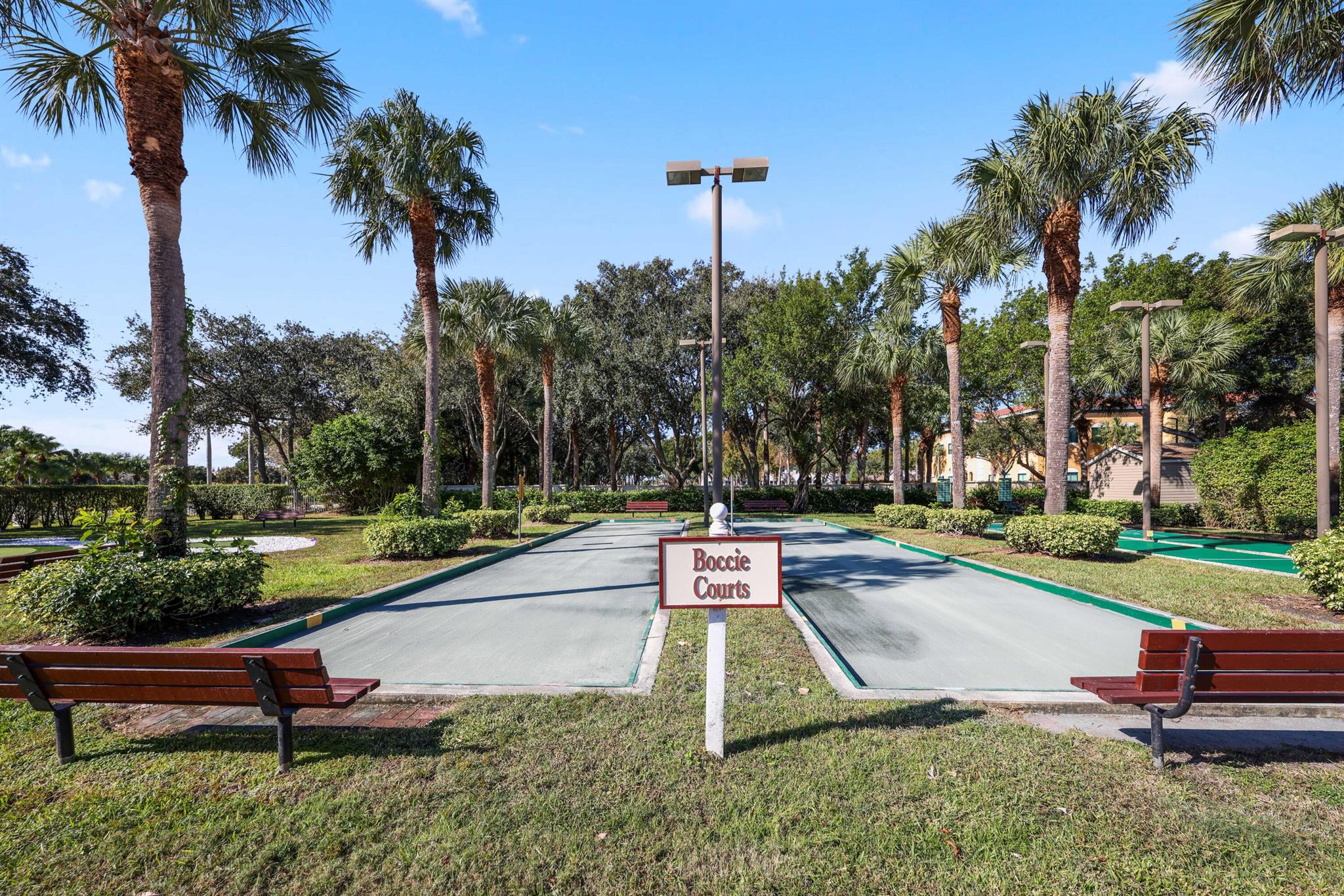 6164 Floral Lakes Drive