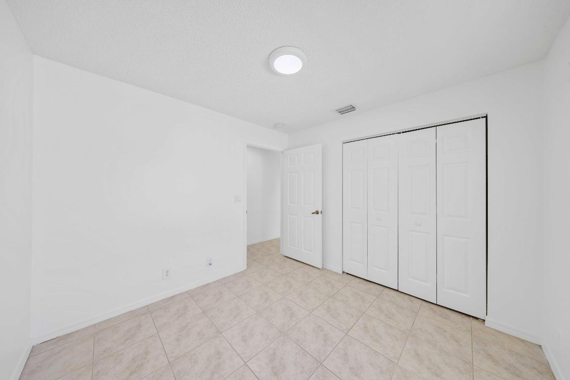 6164 Floral Lakes Drive