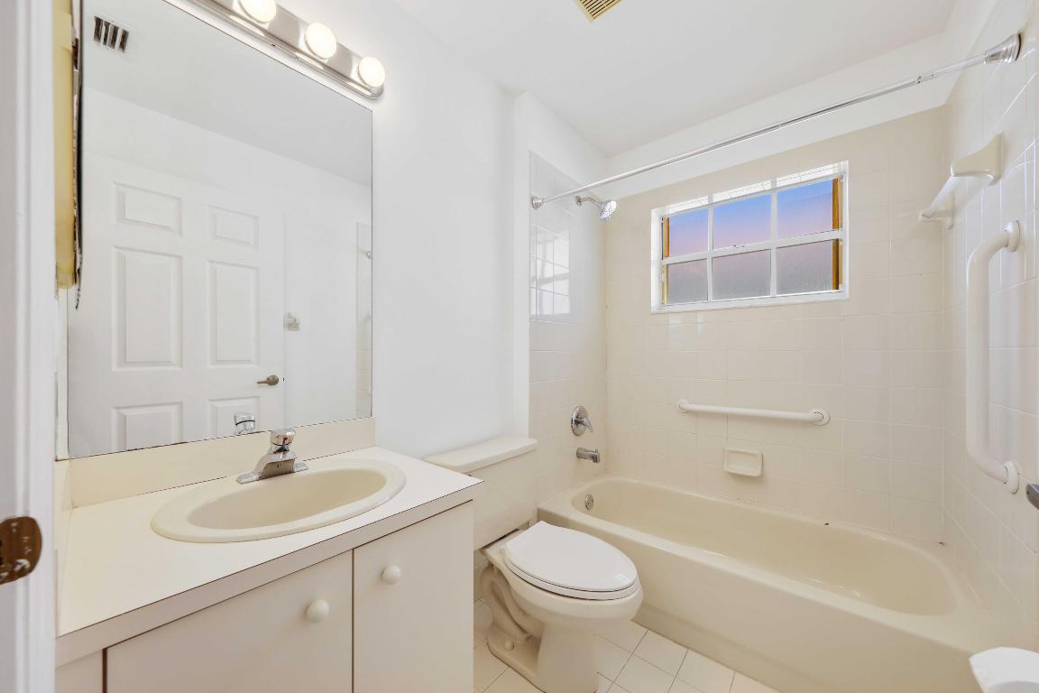 6164 Floral Lakes Drive