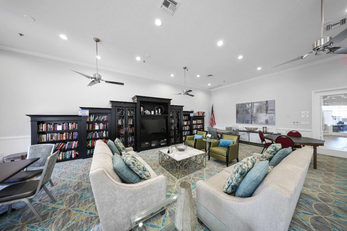 6164 Floral Lakes Drive