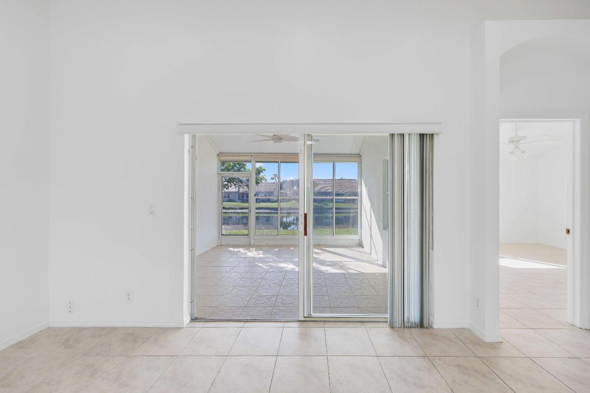 6164 Floral Lakes Drive