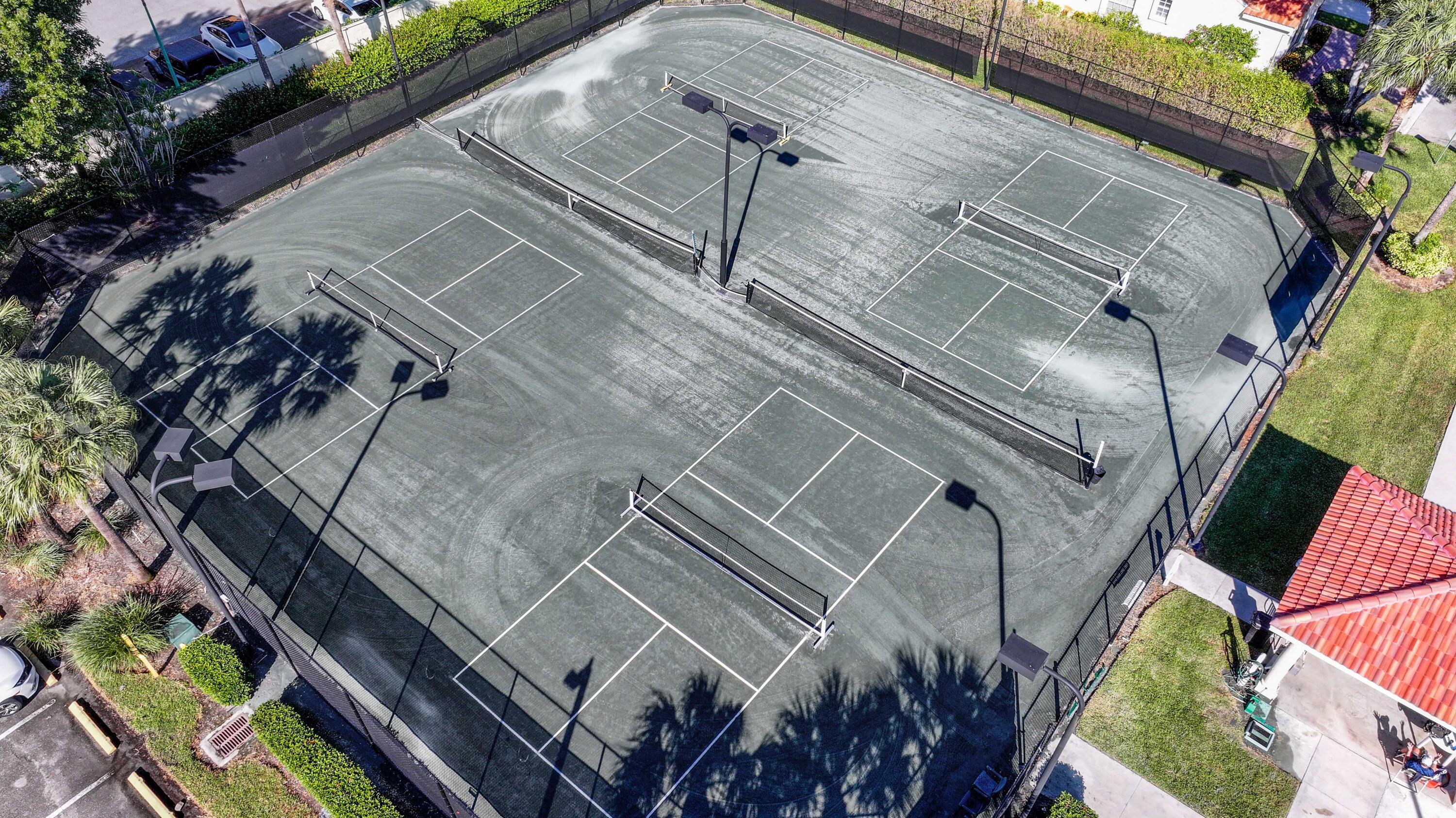 6164 Floral Lakes Drive