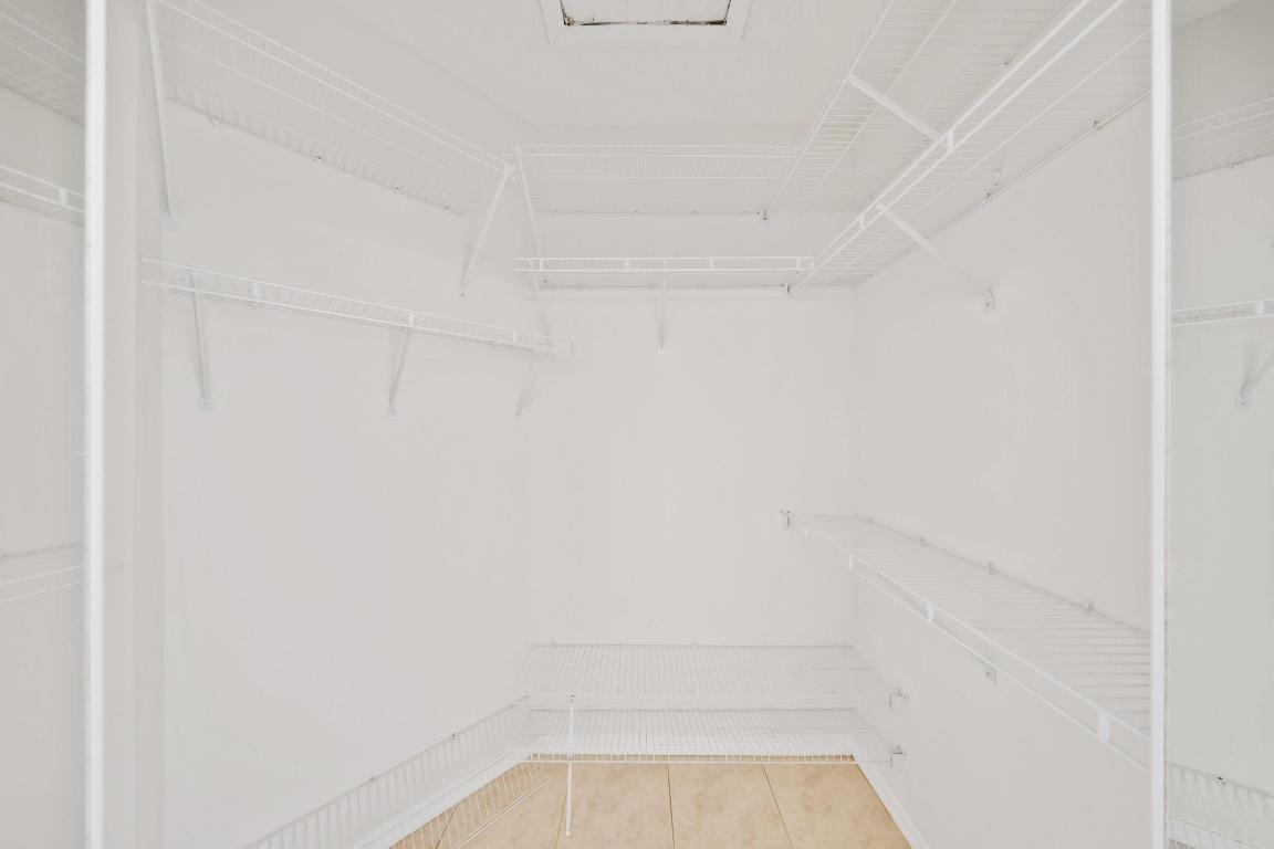 6164 Floral Lakes Drive