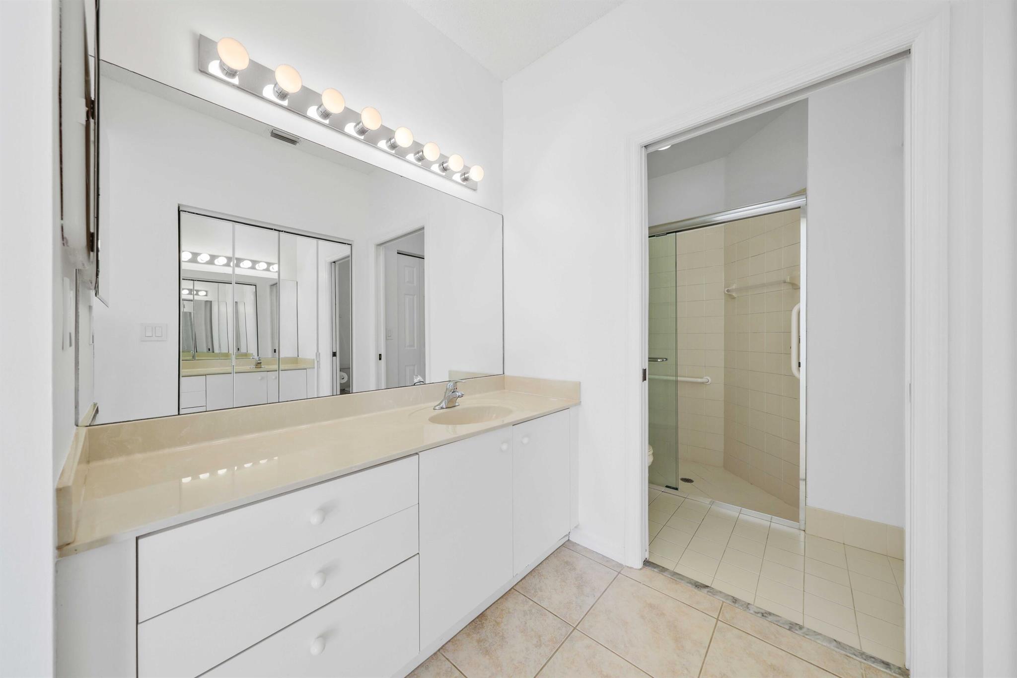 6164 Floral Lakes Drive