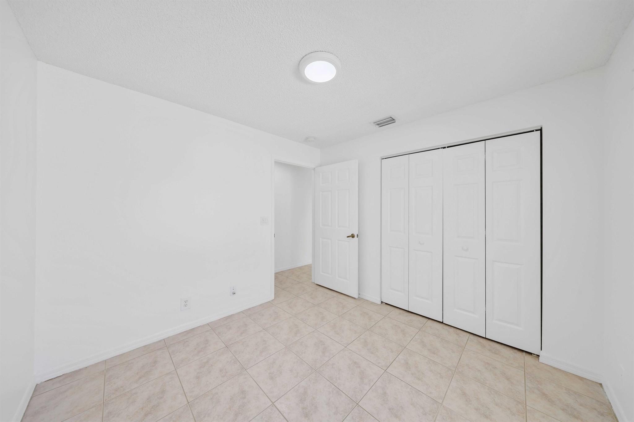 6164 Floral Lakes Drive