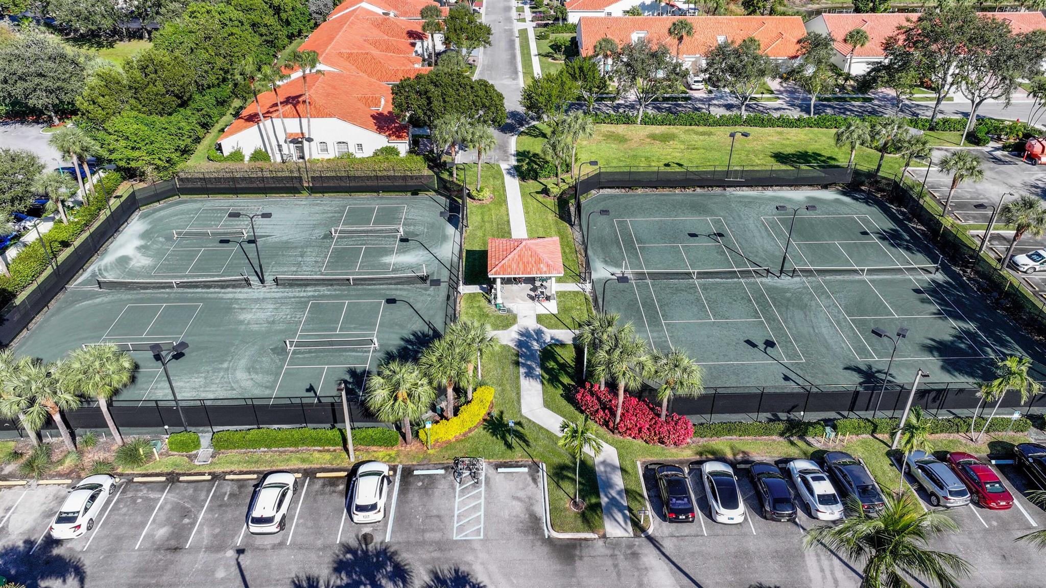 6164 Floral Lakes Drive