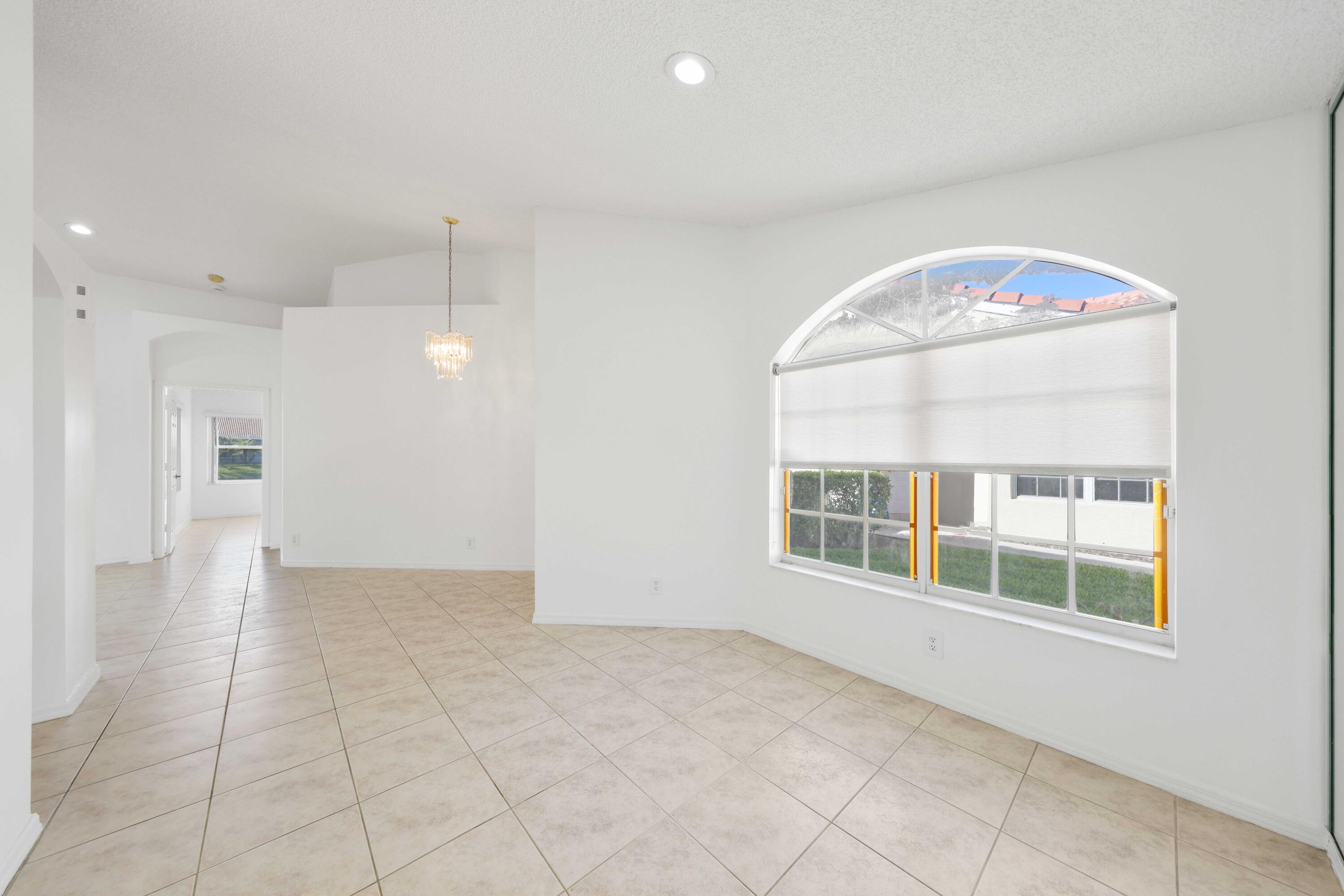 6164 Floral Lakes Drive