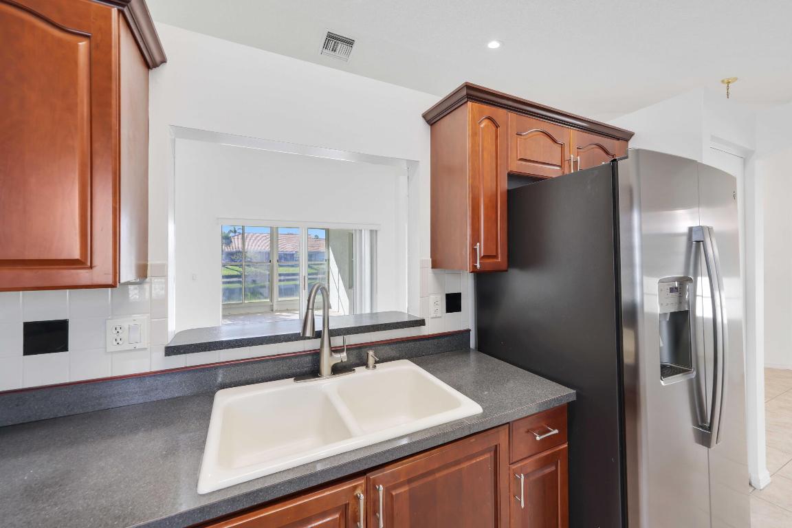 6164 Floral Lakes Drive