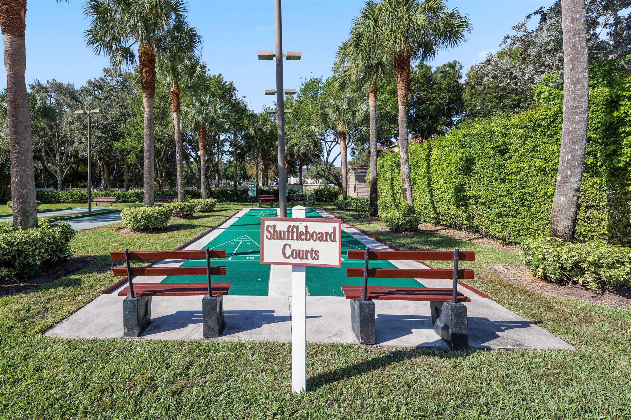 6164 Floral Lakes Drive