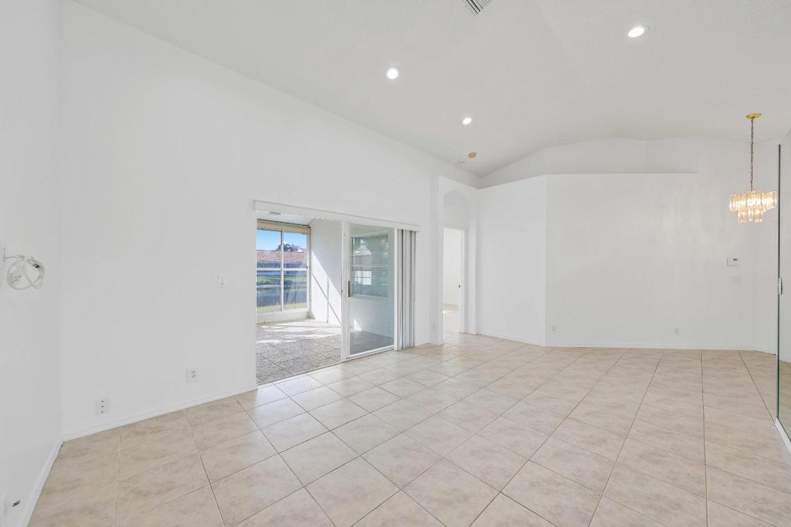 6164 Floral Lakes Drive