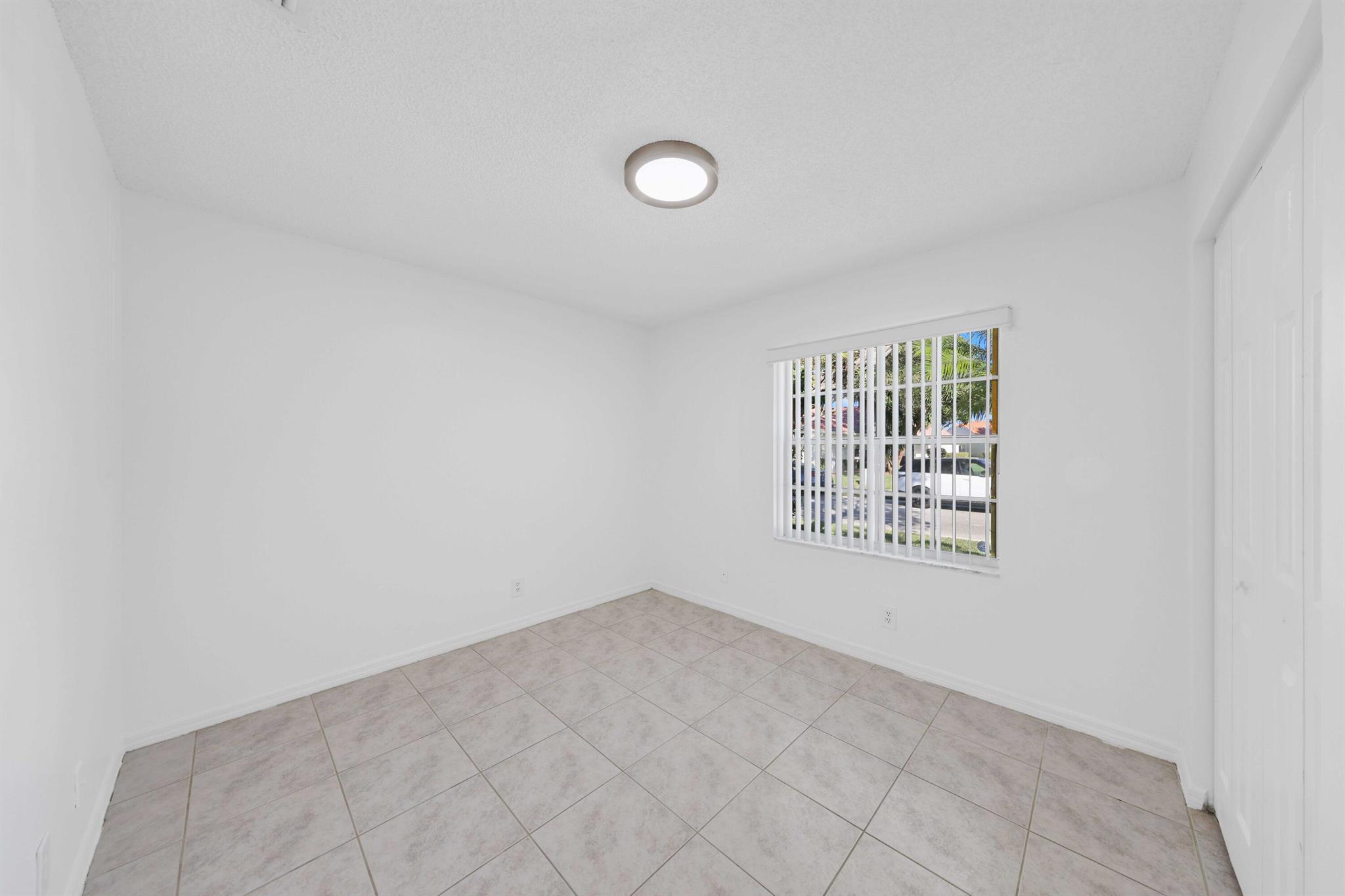 6164 Floral Lakes Drive