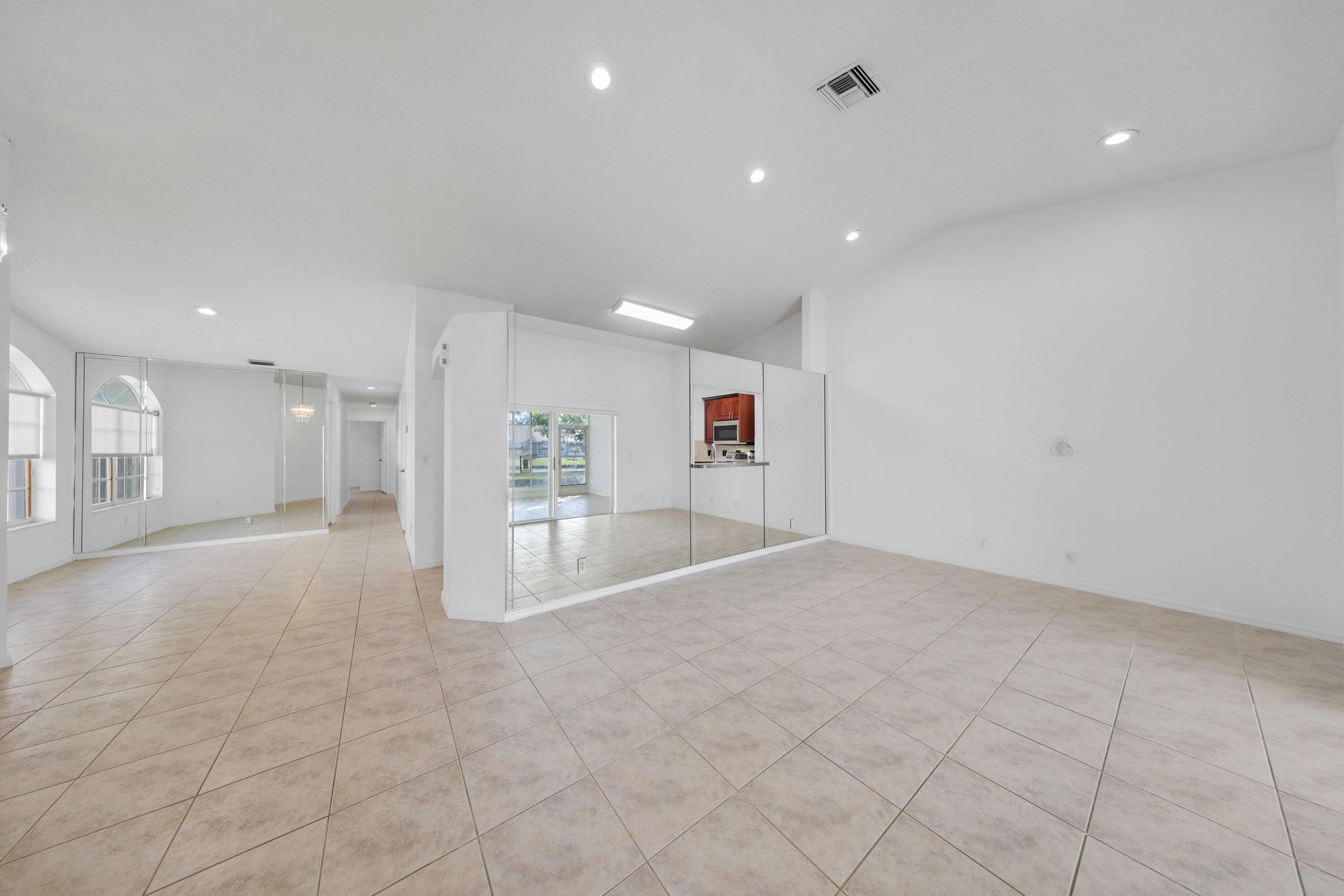 6164 Floral Lakes Drive