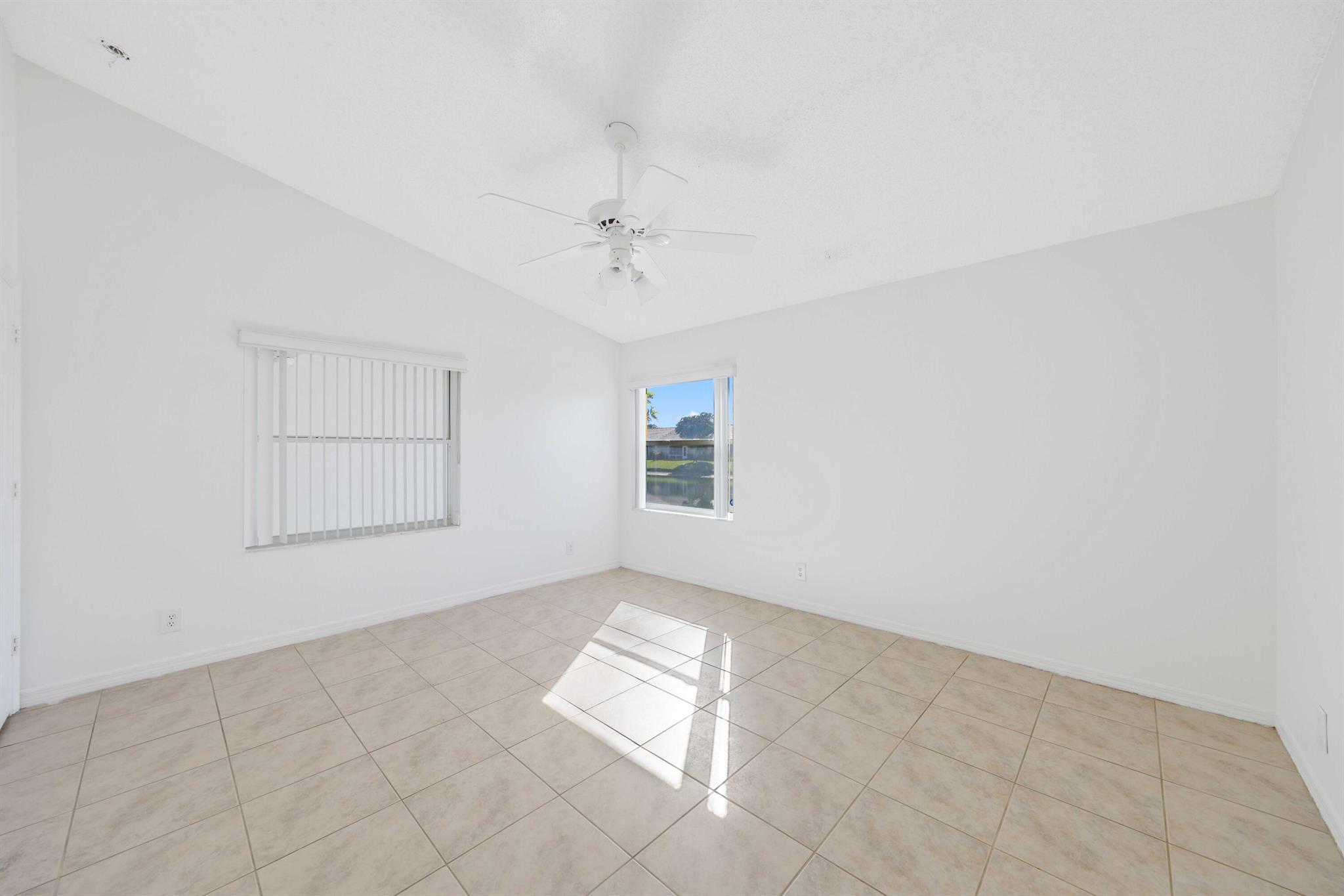 6164 Floral Lakes Drive