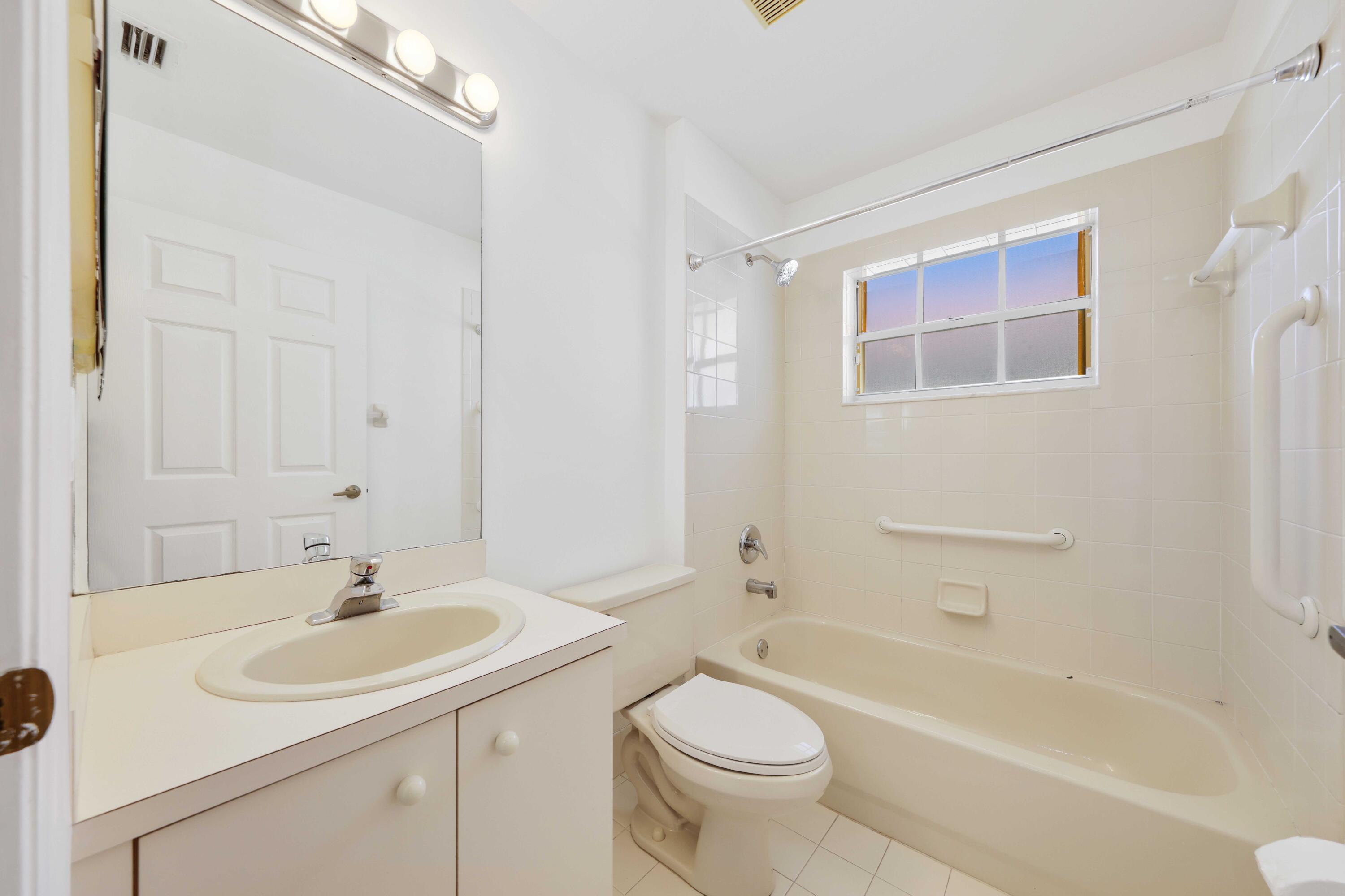 6164 Floral Lakes Drive