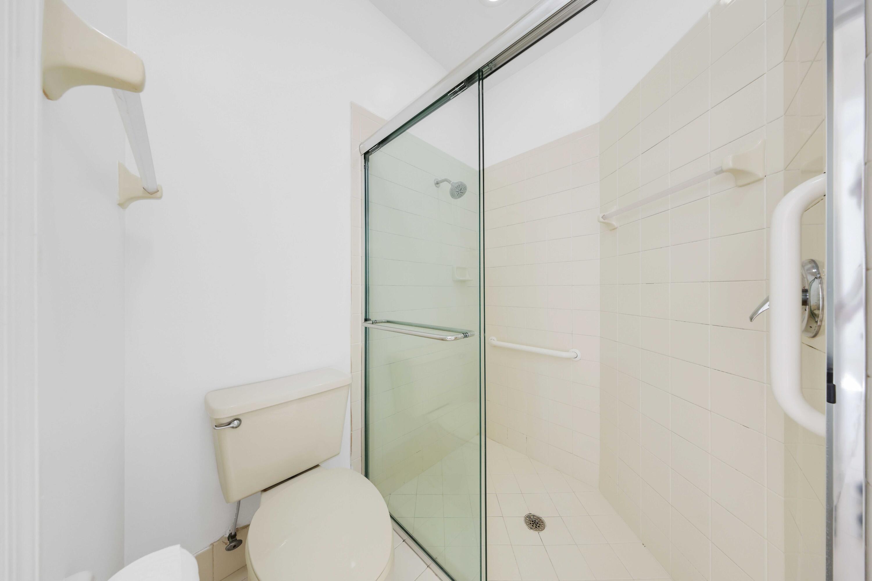 6164 Floral Lakes Drive