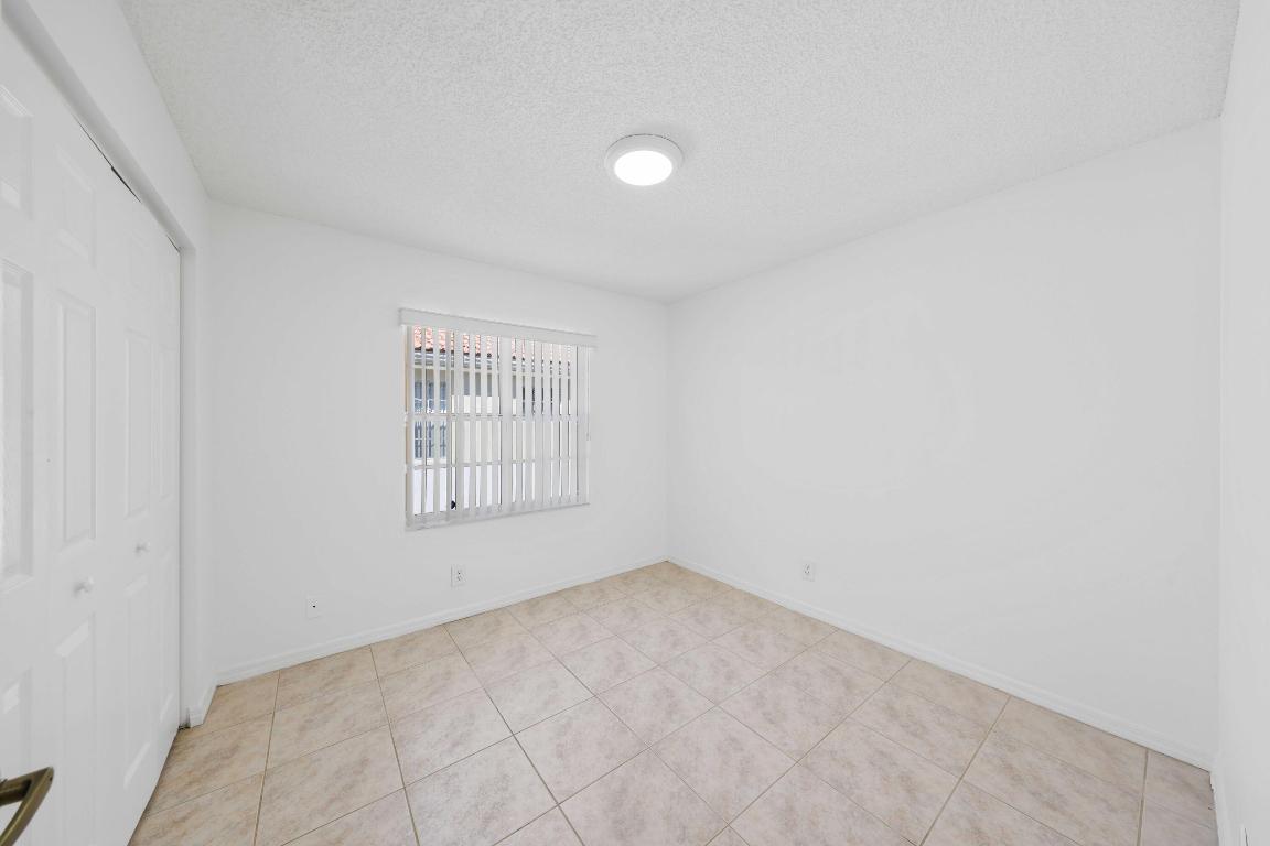 6164 Floral Lakes Drive