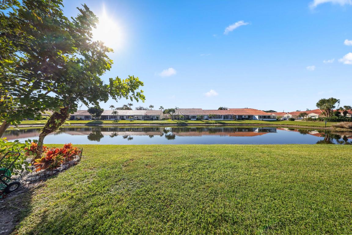 6164 Floral Lakes Drive