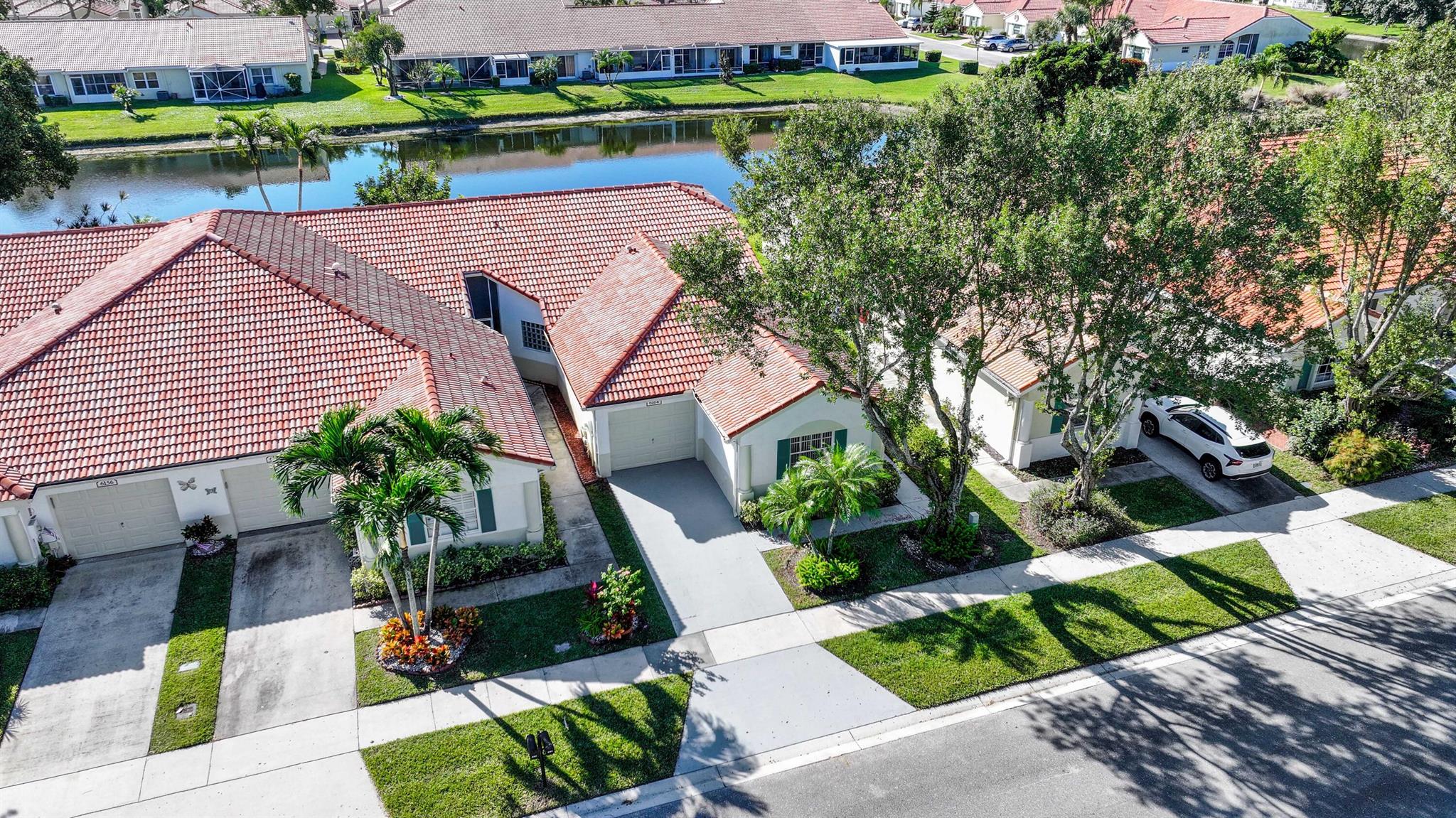 6164 Floral Lakes Drive