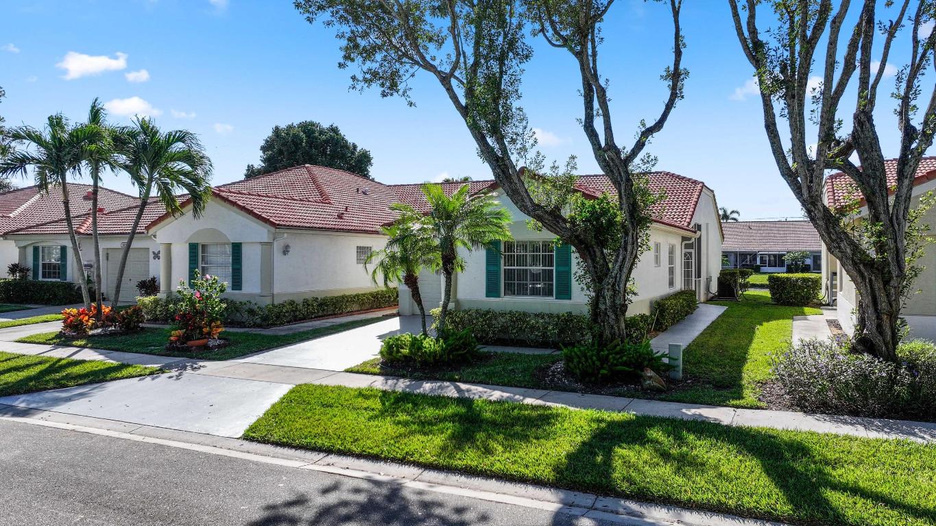 6164 Floral Lakes Drive