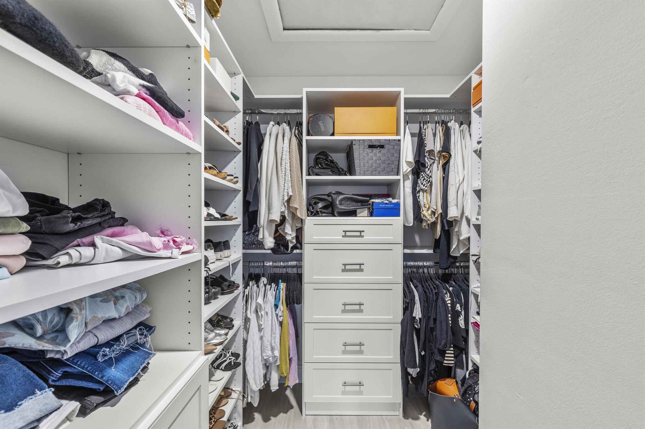 6507 Royal Manor Circle