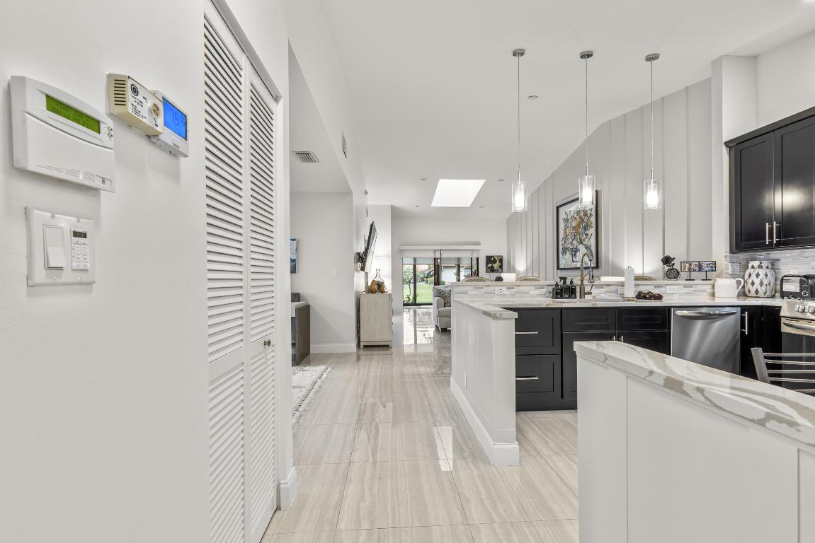 6507 Royal Manor Circle