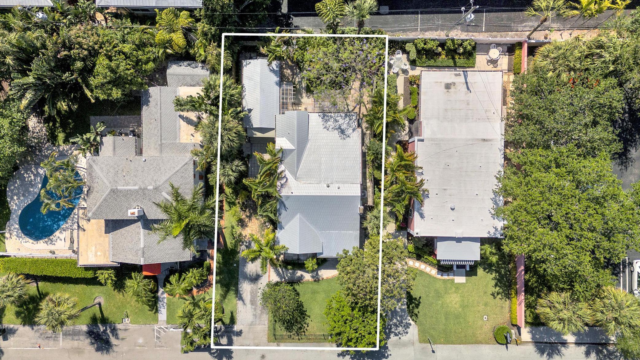 42 Palm Square