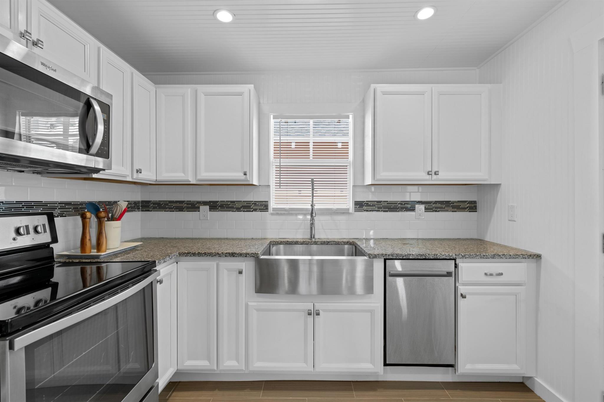 122 SE 7th Avenue