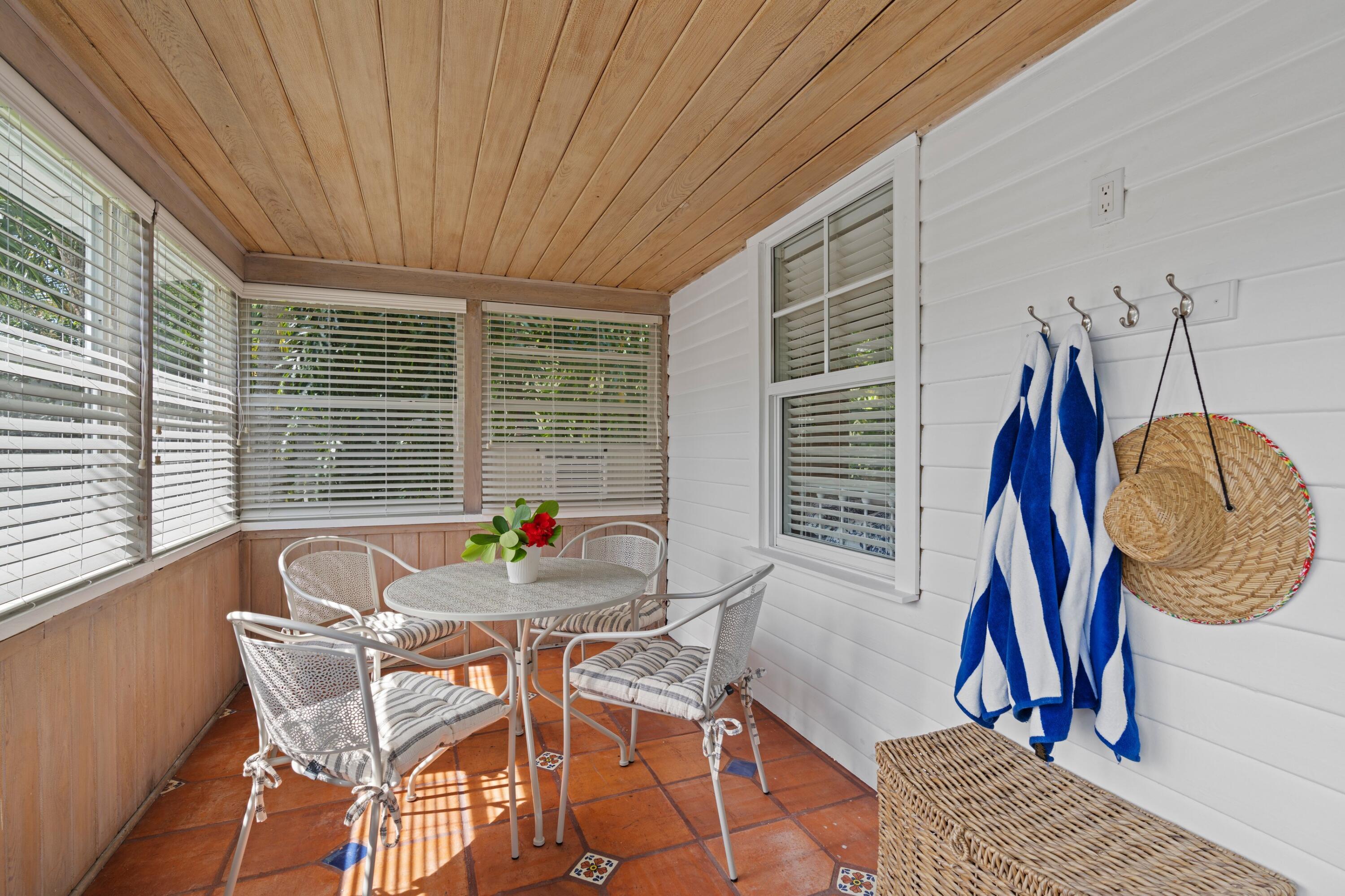 122 SE 7th Avenue