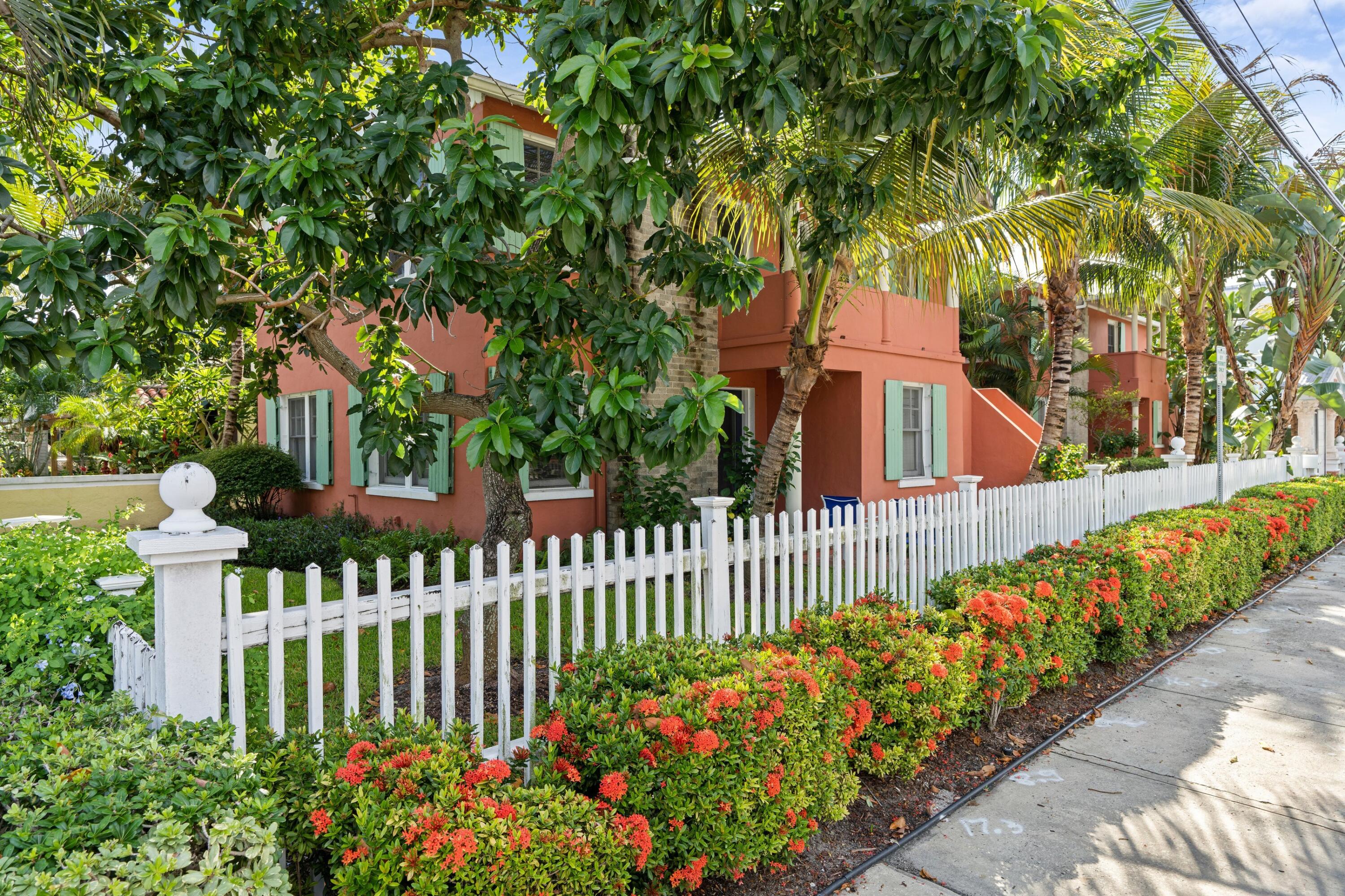 102 SE 7th Avenue Villa 3