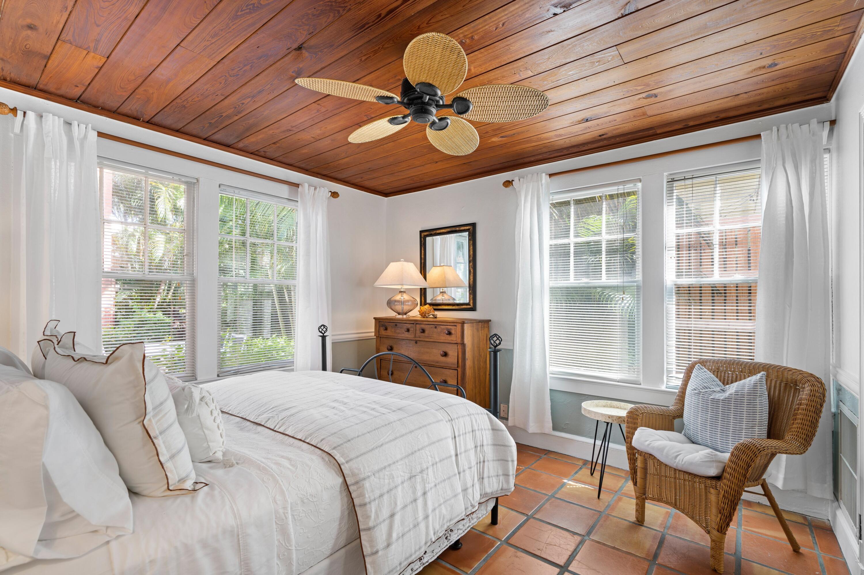 102 SE 7th Avenue Villa 3