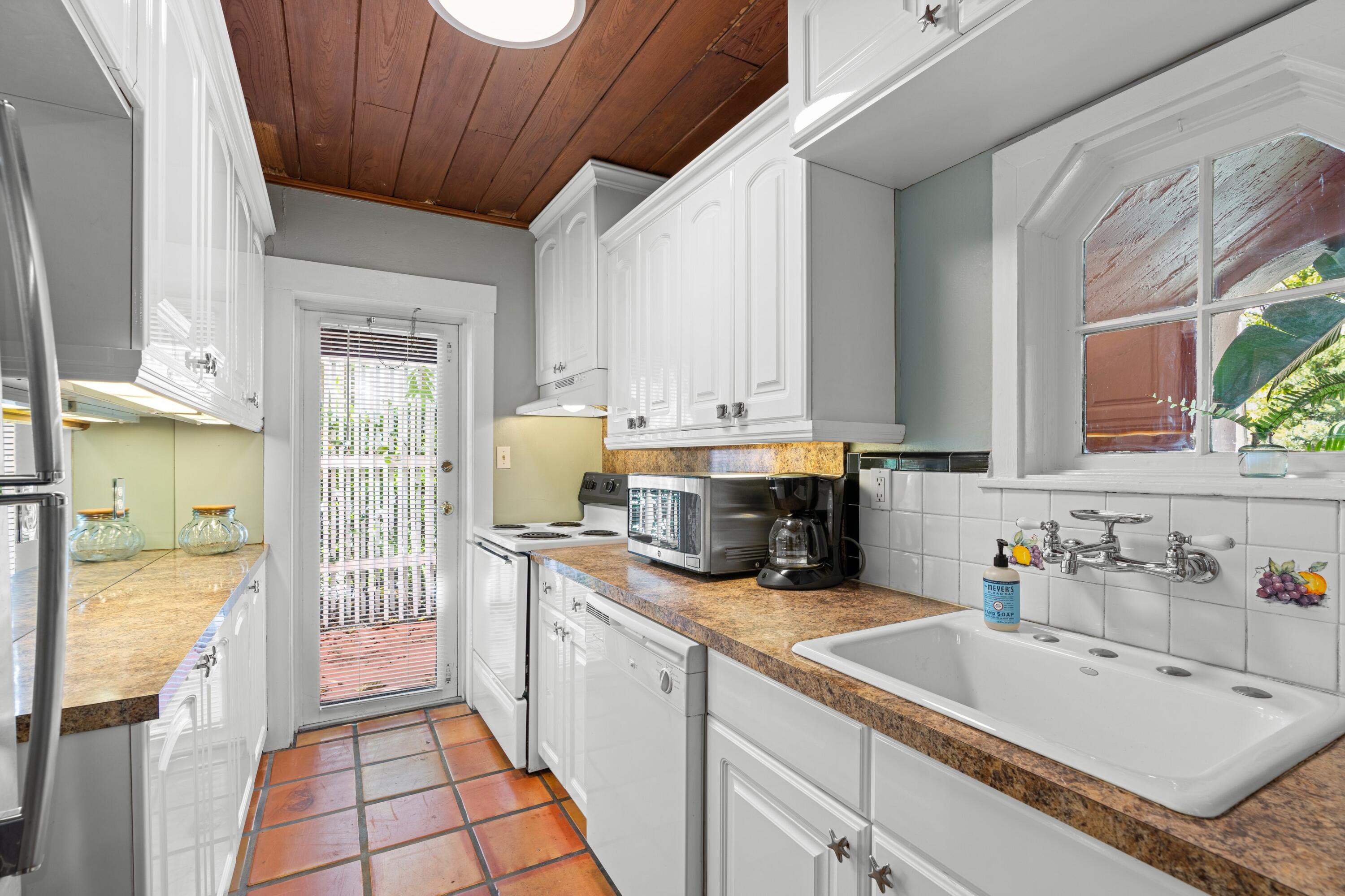 102 SE 7th Avenue Villa 3