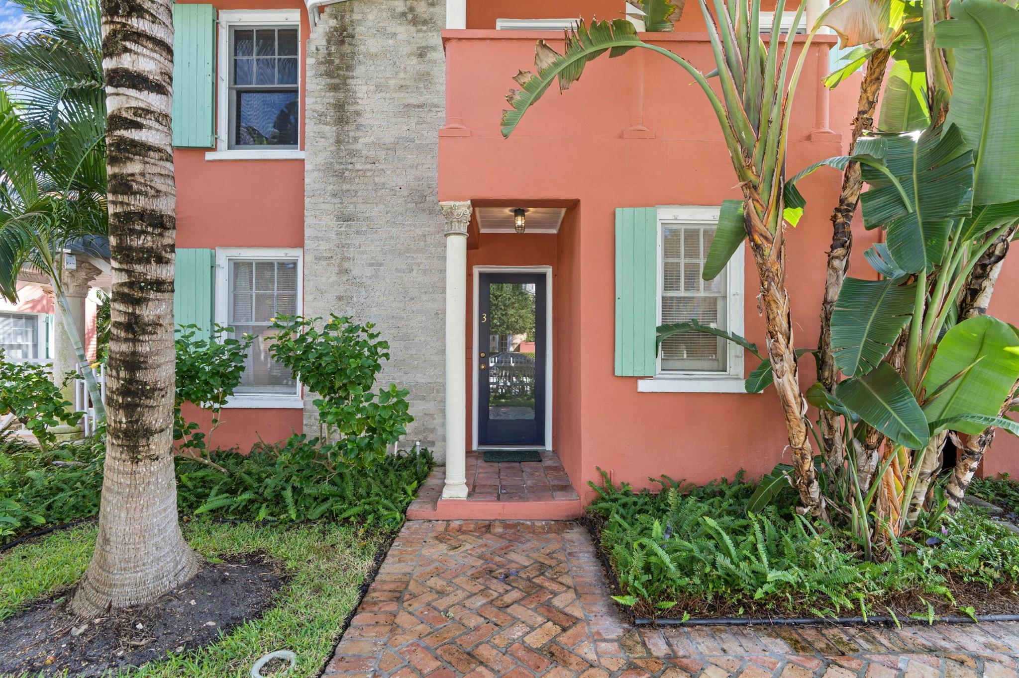 102 SE 7th Avenue Villa 3