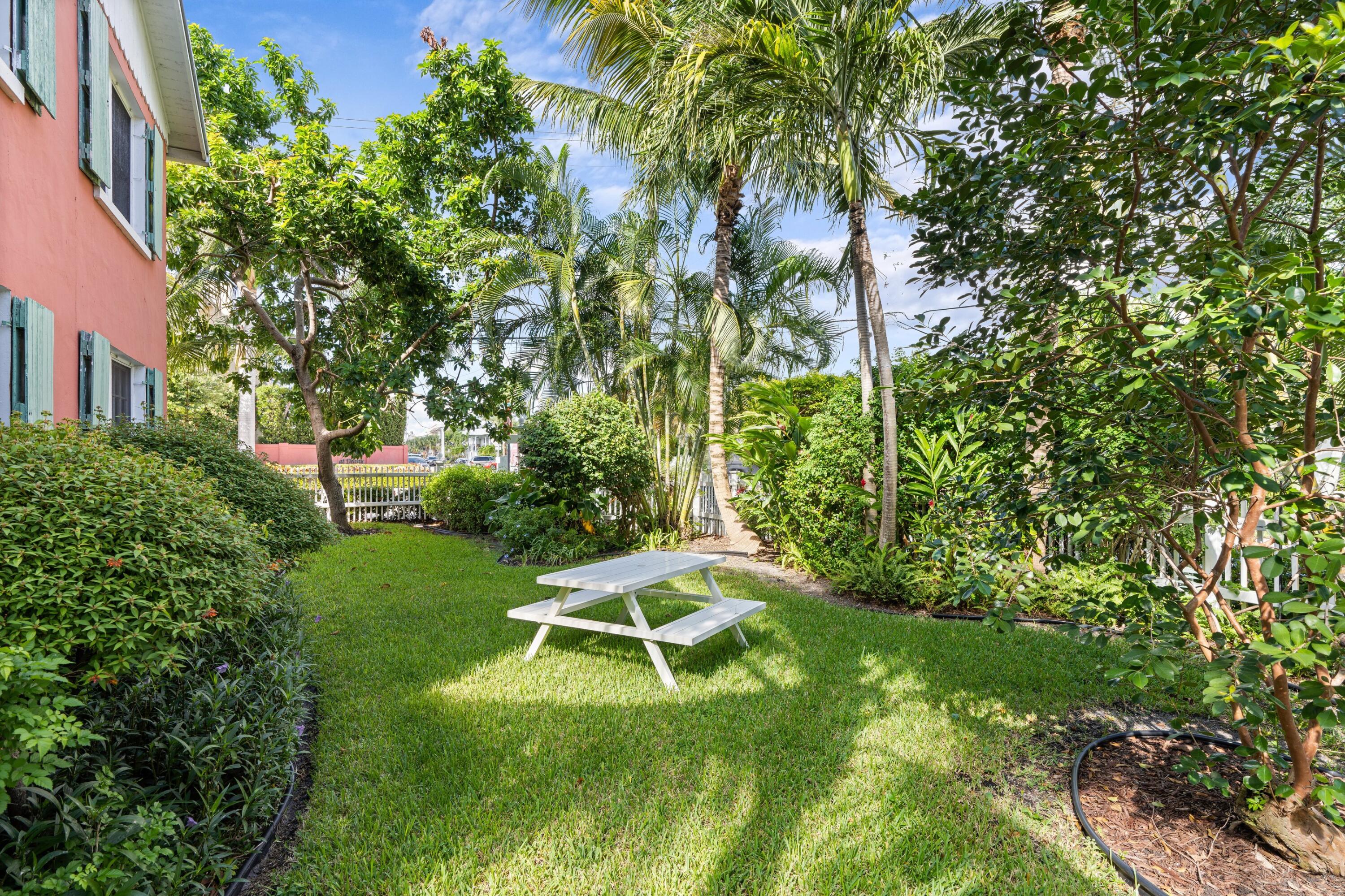 102 SE 7th Avenue Villa 3